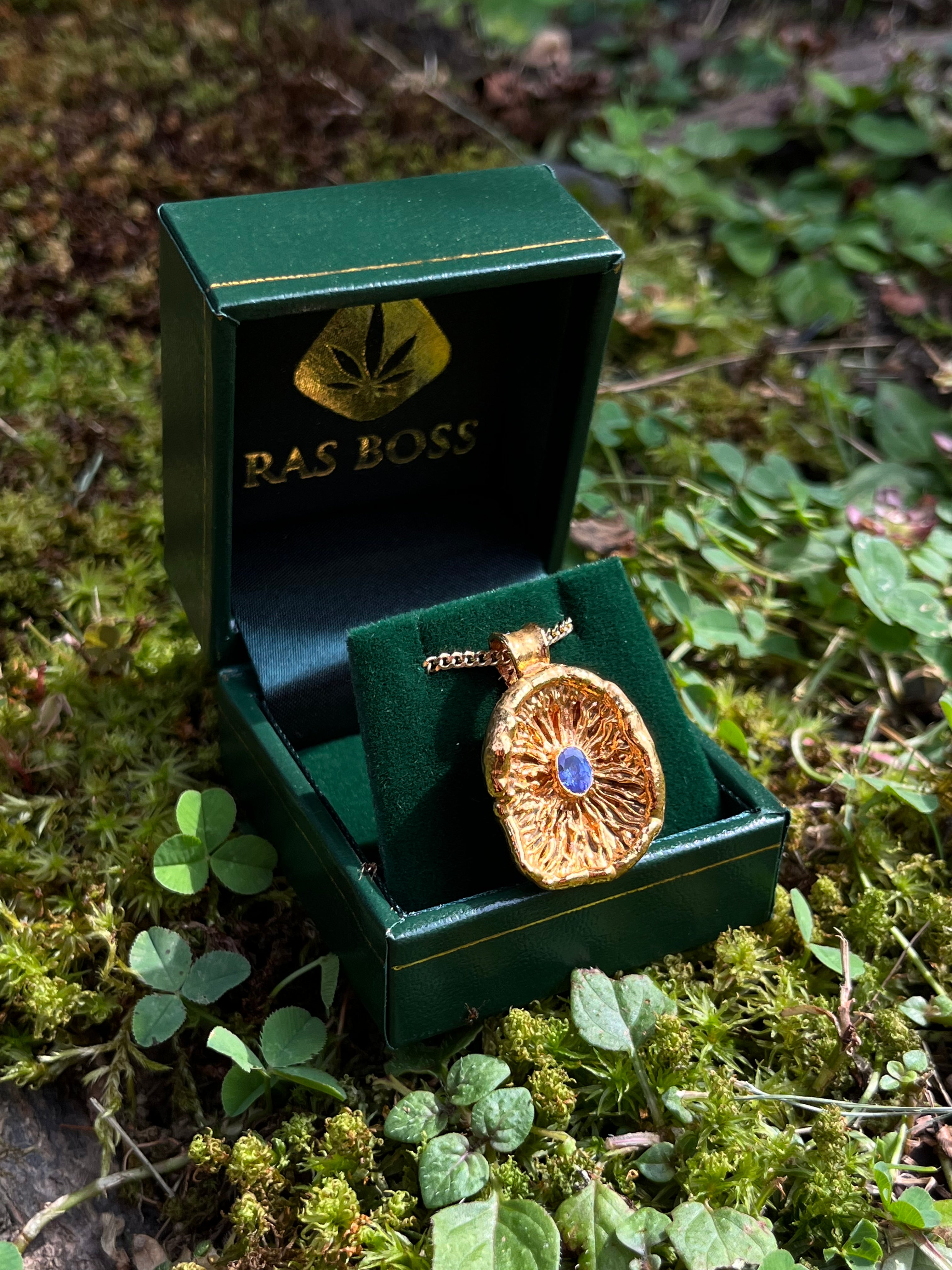 24k Special Collection Cap Pendant with Tanzanite and White Sapphire