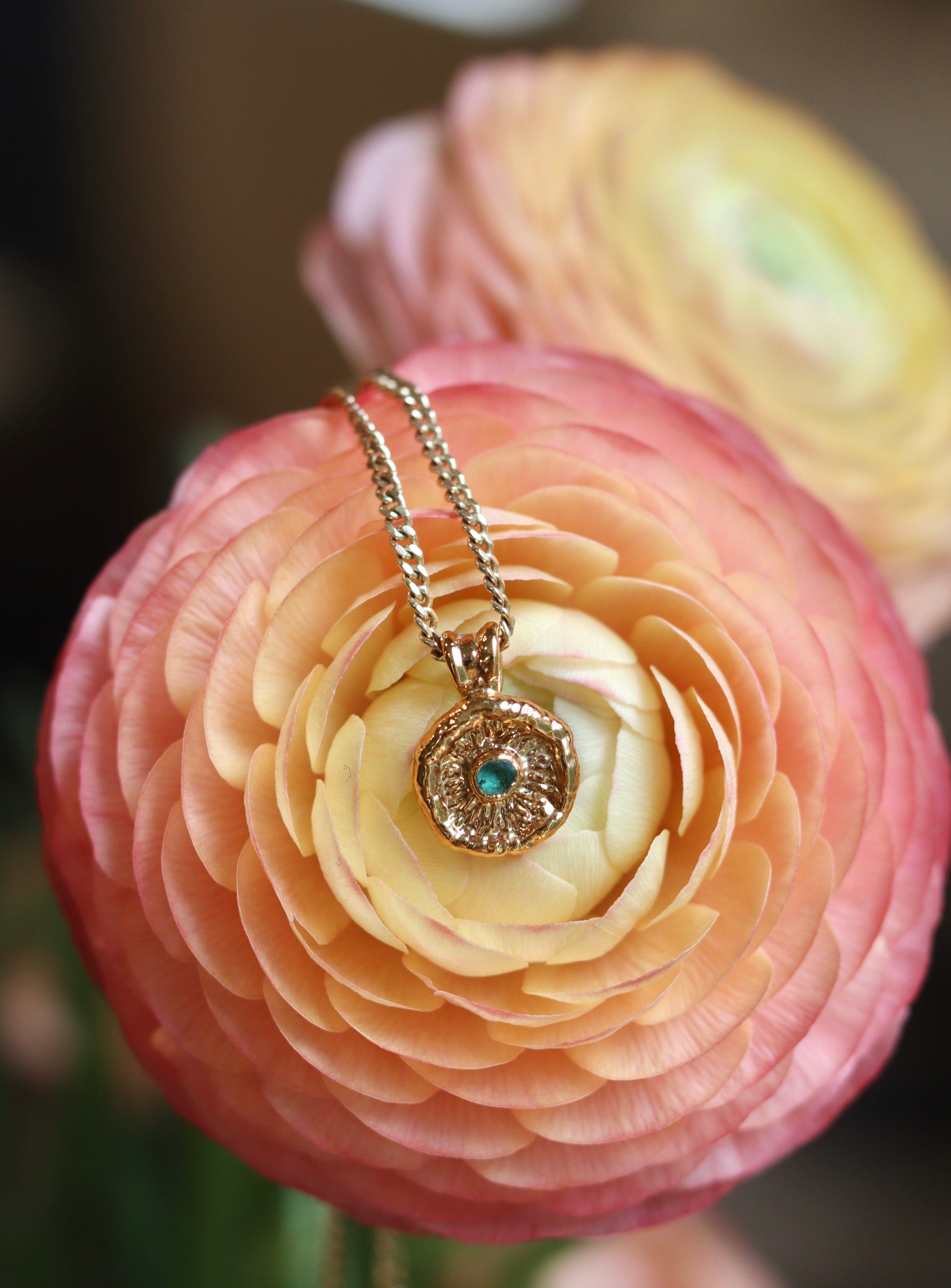 24k Special Collection Cap Pendant with Emerald