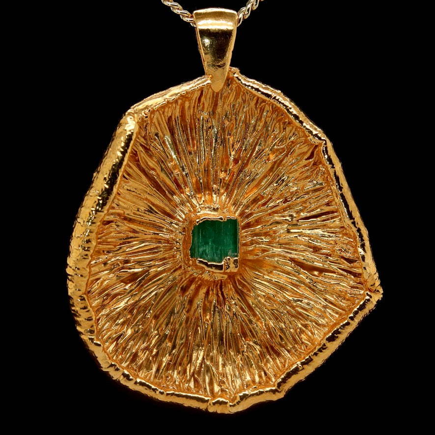 24k Special Collection Cap Pendant with Emerald