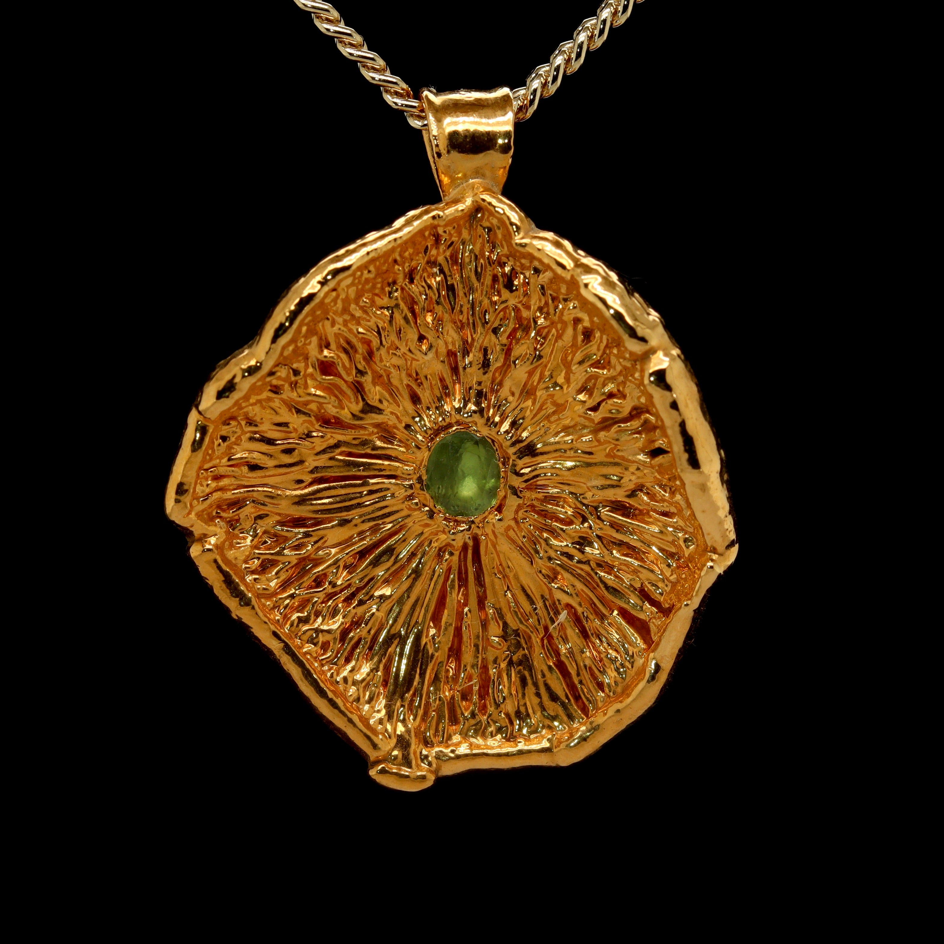 24k Special Collection Cap Pendant with Peridot & White Sapphire